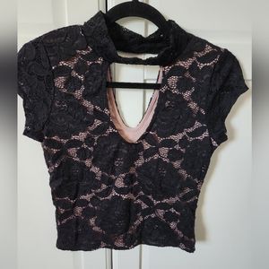 STREETWEAR SOCIETY Lace crop top